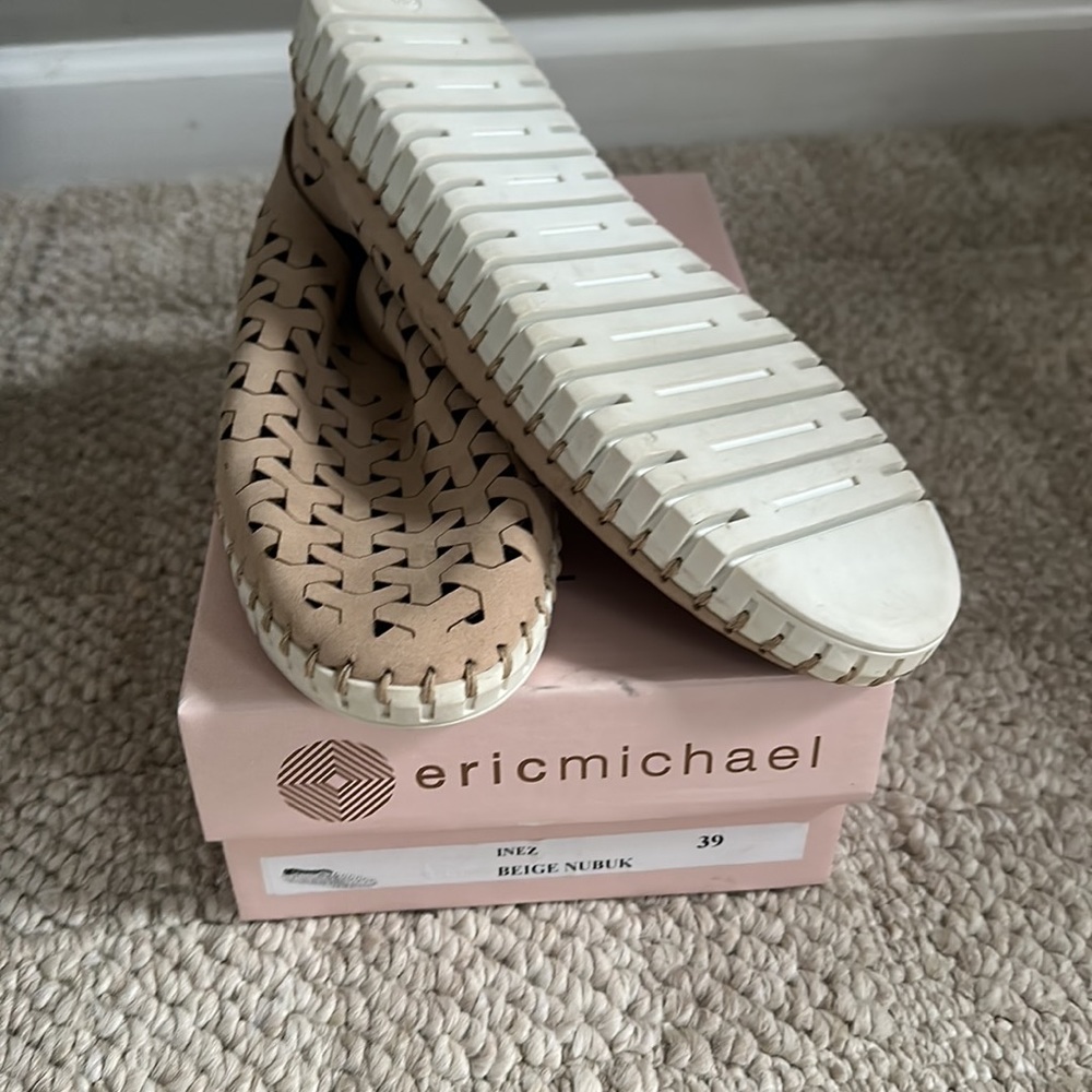 Brand new, never worn Eric Michale Beige Nubuk Inez Shoe - Picture 2 of 2